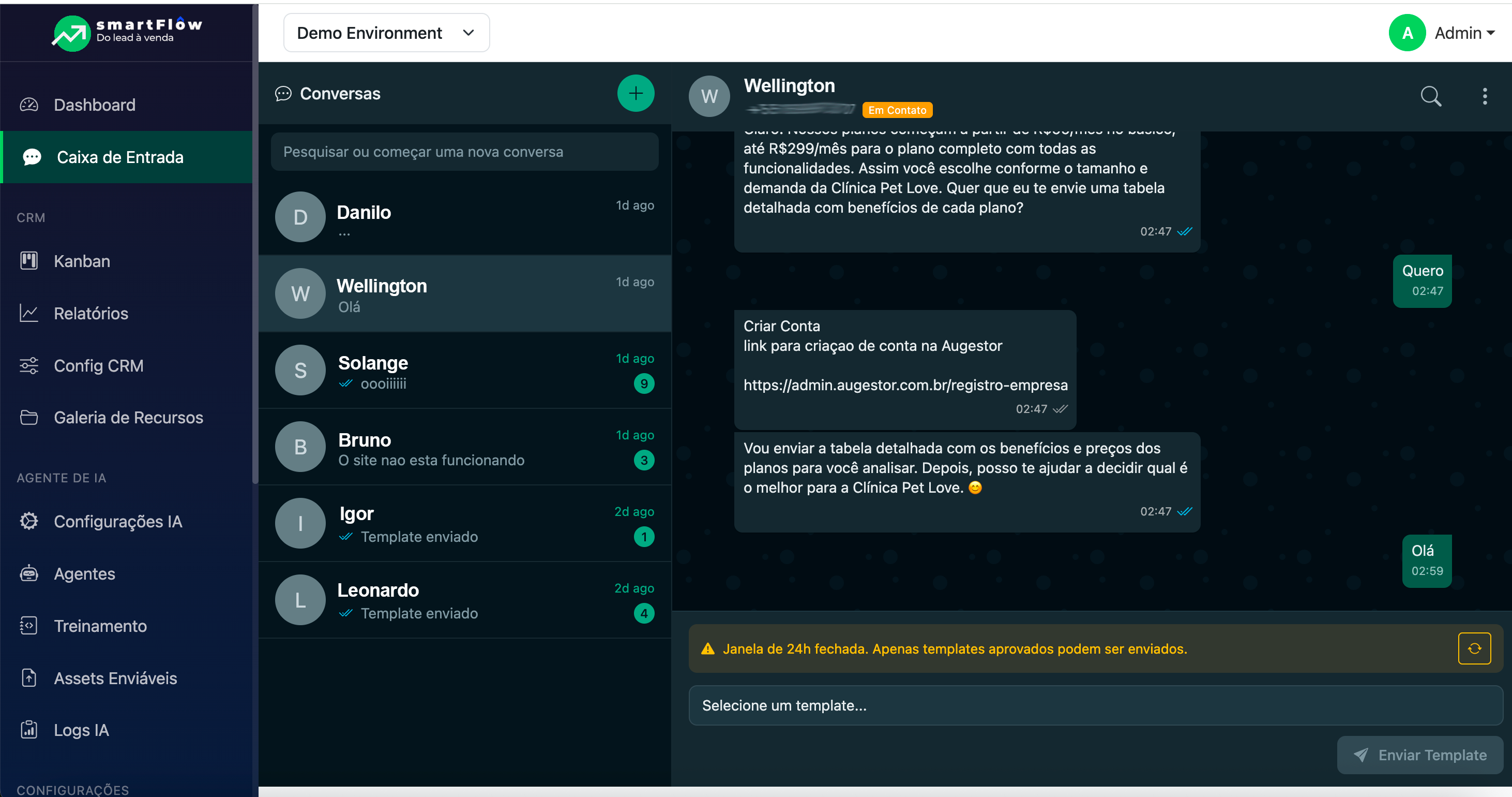 Interface da Inbox do SmartFlow CRM mostrando conversas de WhatsApp organizadas, similar ao WhatsApp Web